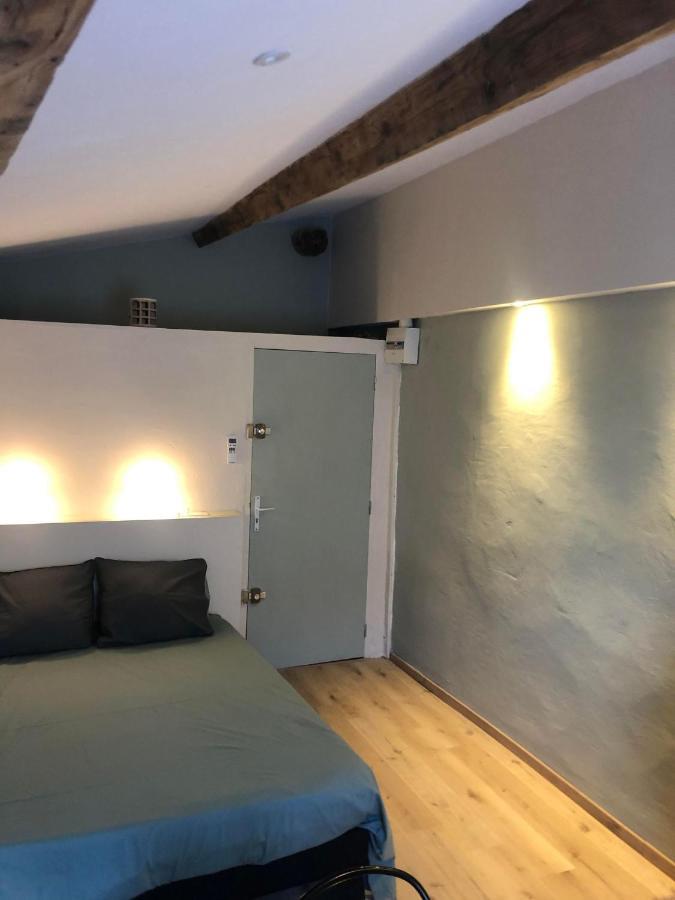Apartment Arles: De La Place *